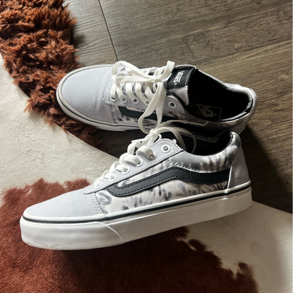 Vans Old Skool Women’s 7 Like New tie dye